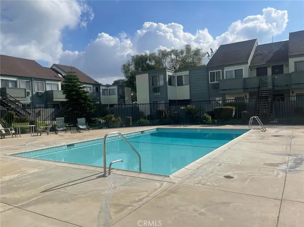 619 N Bristol St Unit 17, Santa Ana, CA 92703