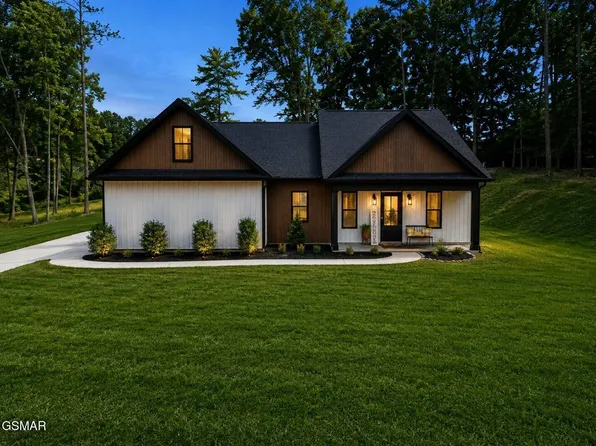 136 Cove Springs Dr, Dandridge, TN 37725