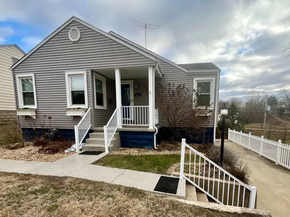 1207 Douglas St, Alton, IL 62002