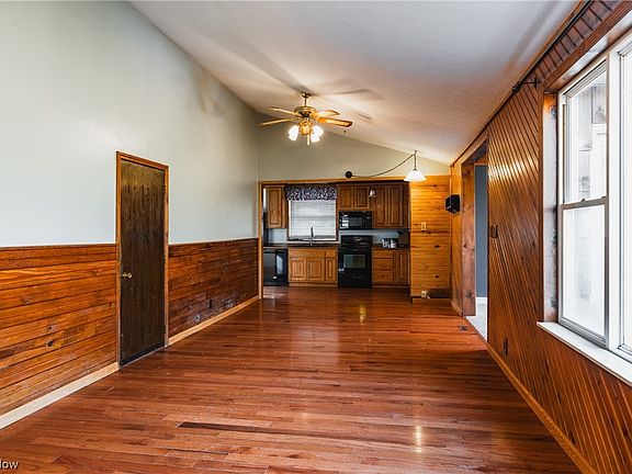 5th image of 184 Oak Dr