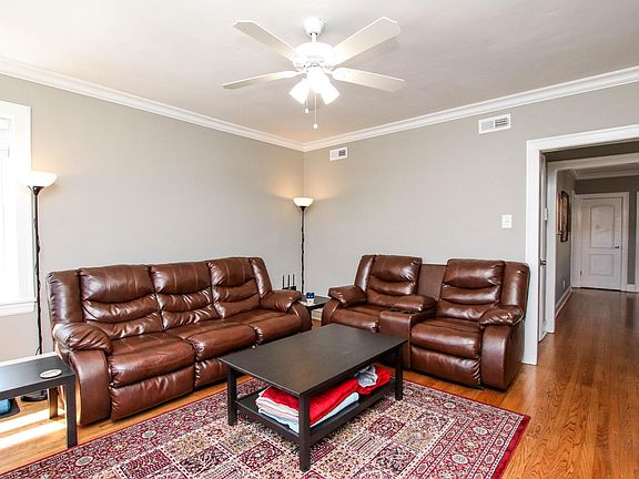 4th image of 3854 N Janssen Ave #3
