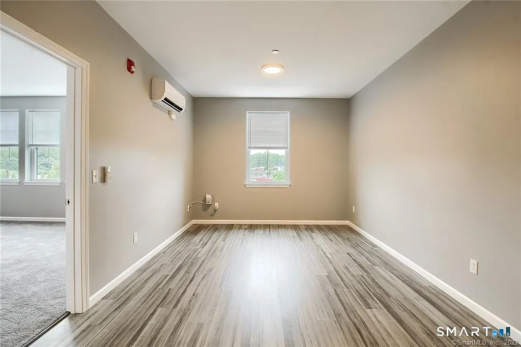 1 bed, 1.0 bath, 715 sqft, $1,950 — Photo 4