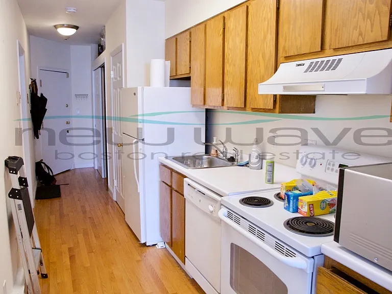 90 Saint Botolph St #9 — Photo 1