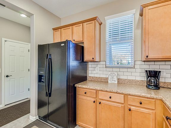 4th image of 20679 W Hamilton St