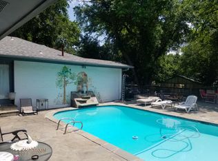 1014 S Lindsay St, Gainesville, TX 76240