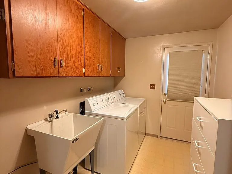 2148 Grove St — Photo 13