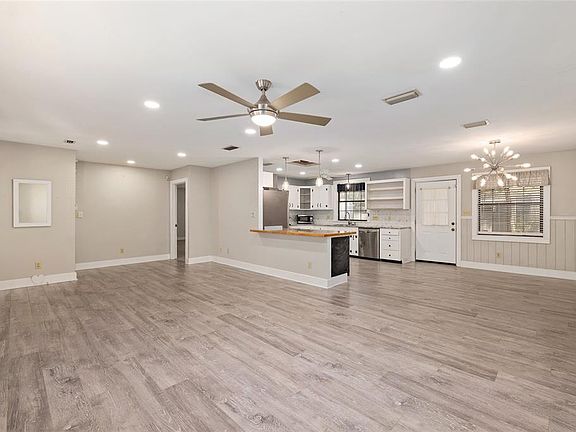 5th image of 3920 SW 1st Ave