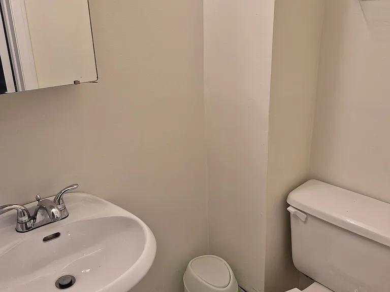 353 Brownridge Dr #LOWER — Photo 5