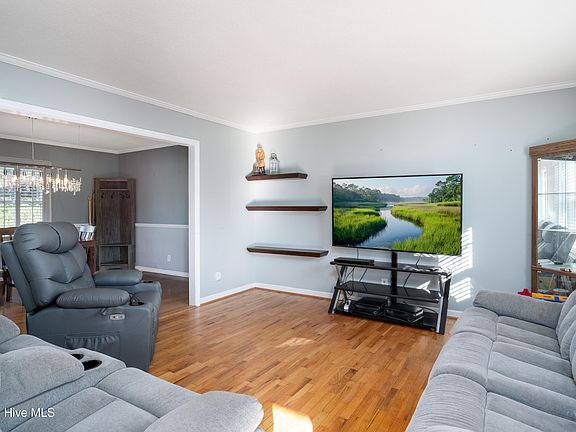 3rd image of 4726 Salix Drive