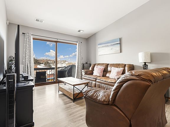 3rd image of 5024 Circle Ct APT 1010