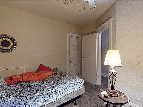5th image of 800 E 95th St