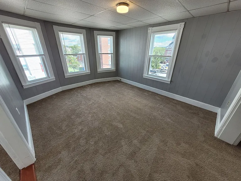 323 Dubuque St & 142-146 Wayne St — Photo 21