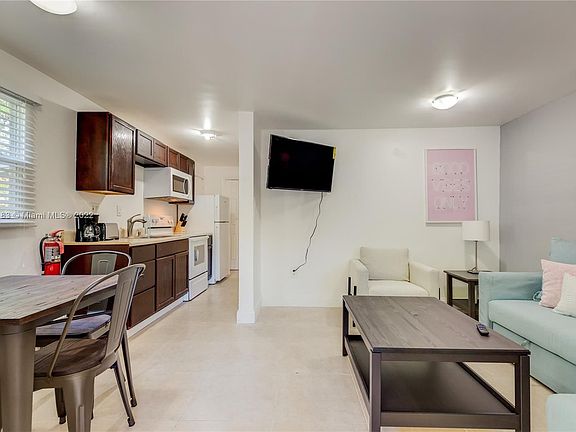 5th image of 1512 SW 25th St #B