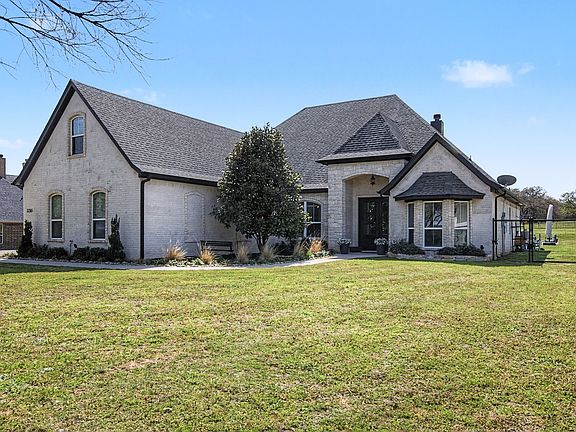 2nd image of 3230 Knob Rd