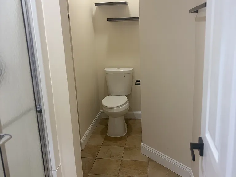 700 W 26th St — Photo 10