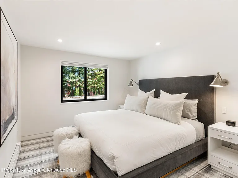 650 S Monarch St #7 — Photo 20