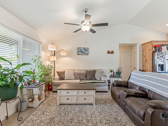 4th image of 1017 NE Crista Ct