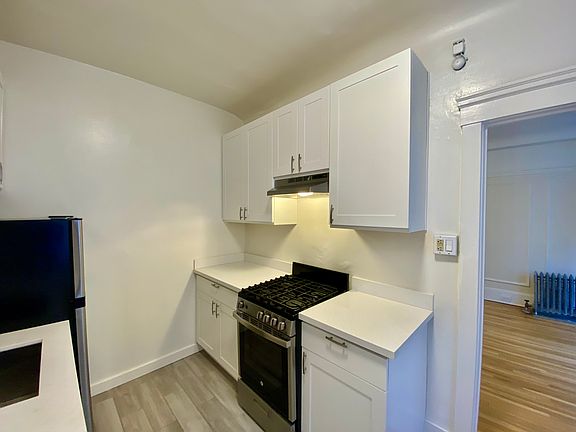 5th image of 2480 Washington St APT 303