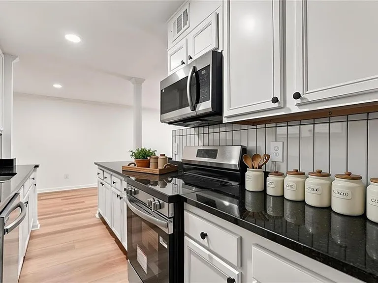 5095 Roswell Rd #209 — Photo 5