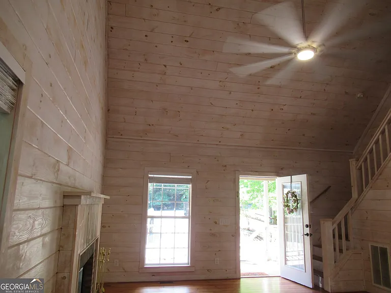 139 Trevor Trl — Photo 12