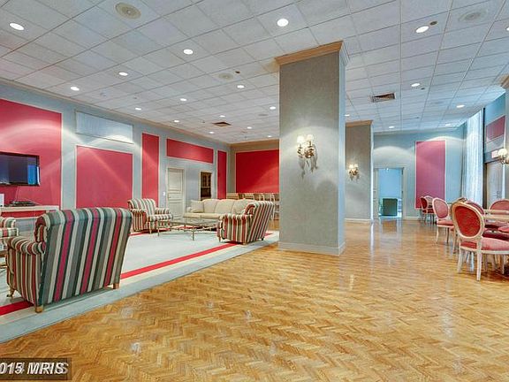 4th image of 1300 Crystal Dr APT 1106S