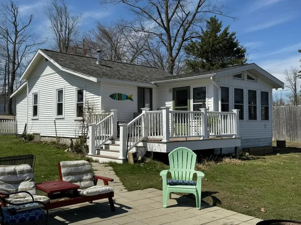 6398 Paradise Trl, Carp Lake, MI 49718