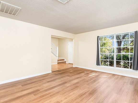 4th image of 10407 Coyote Hill
