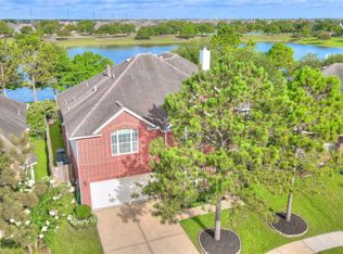 2704 Park Falls Dr, Pearland, TX 77584