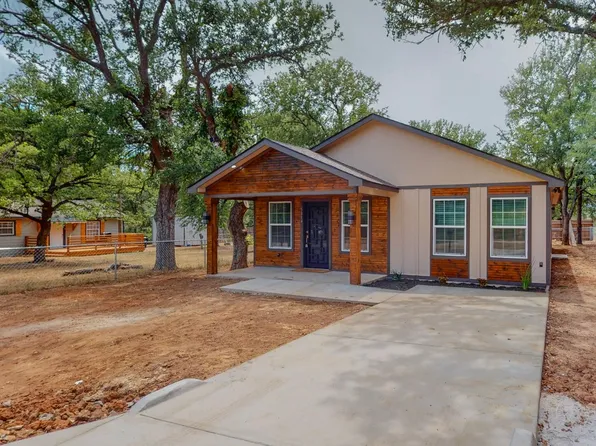 5814 Lake Granbury Trl, Granbury, TX 76048