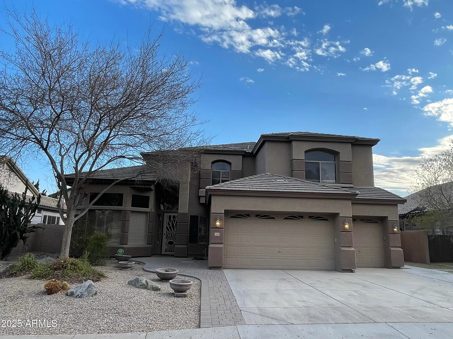 6 bed, 3662 sqft, $3,895 — Photo 2