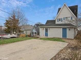 177 Forest Ave, Fox Lake, IL 60020