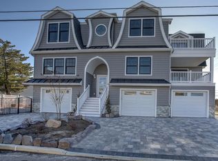 262 W 15th St, Ship Bottom, NJ 08008