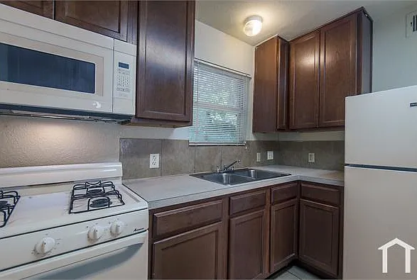 6810 Westover St #14 — Photo 1