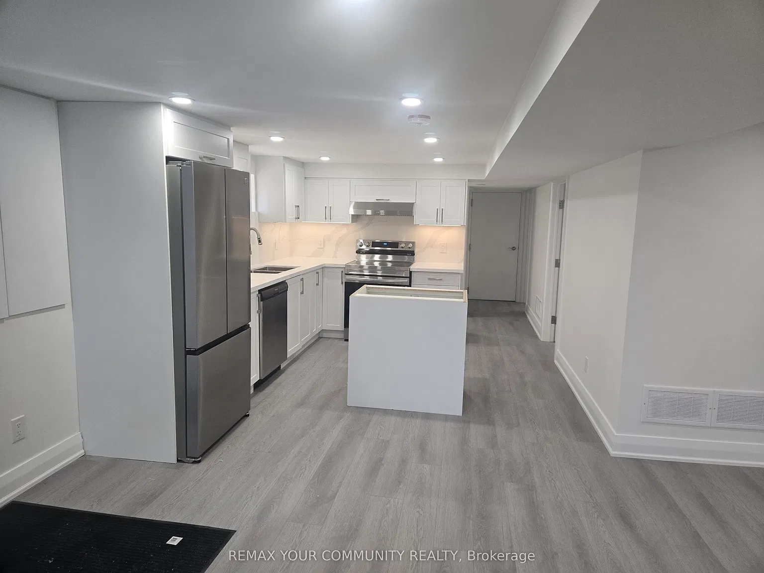 2 bed, $1,800 — Photo 1