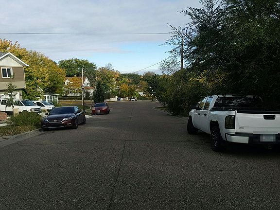 4th image of 806 Agate St