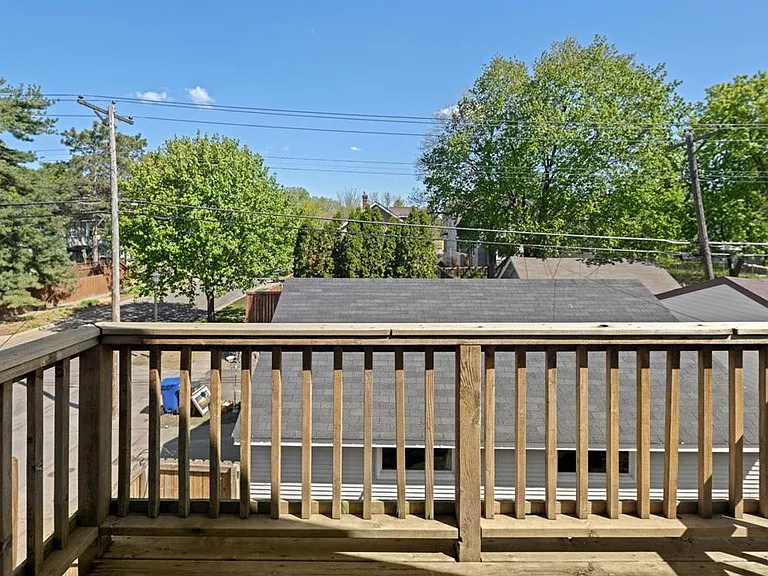 1727 Marshall Ave — Photo 10
