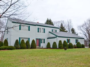 4018 Springfield Ln, Slinger, WI 53086