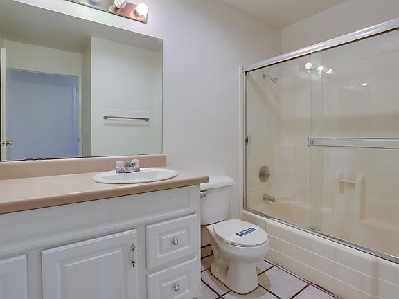 4th image of 529 Sandalwood Pl Unit 9