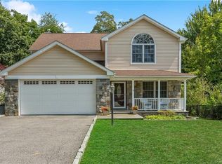 18 Osage Dr W, Ossining, NY 10562