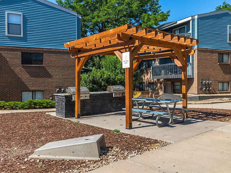Parkside Apartments — Photo 10
