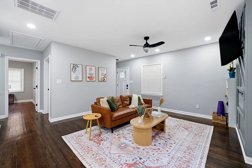 3 bed, 1501 sqft, $3,350 — Photo 3