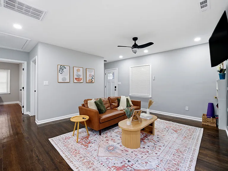 1114 Oakland Dr SW #A — Photo 3
