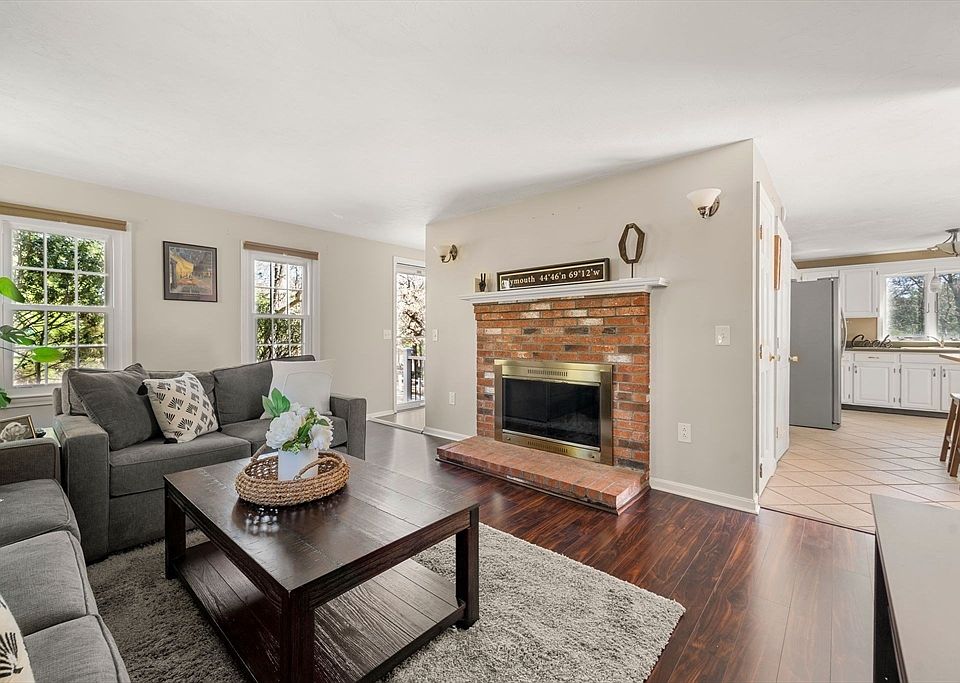 1st image of 33 Billington Sea Rd