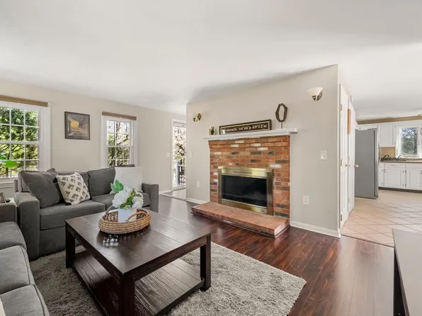33 Billington Sea Rd, Plymouth, MA 02360