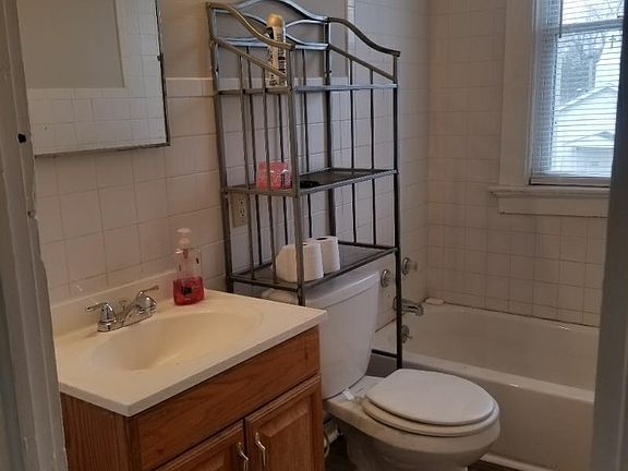 3rd image of 601 E Chandler Ave #B