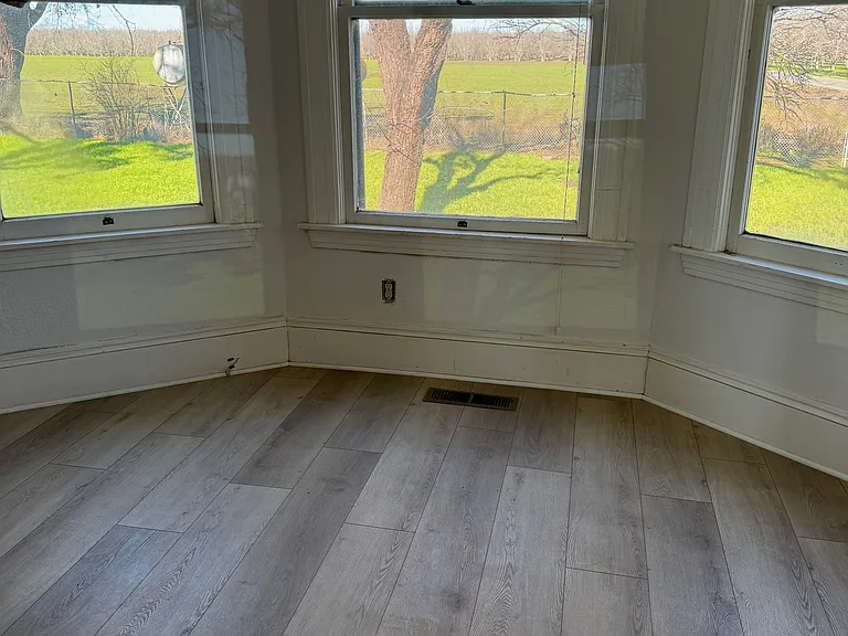9151 Campbell Rd — Photo 46