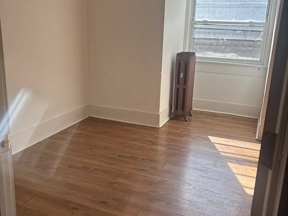 99 N Main St #3B