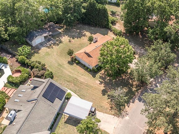 2nd image of 103 Crestwood Ct