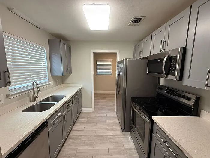 3238 Redwood Ln — Photo 6