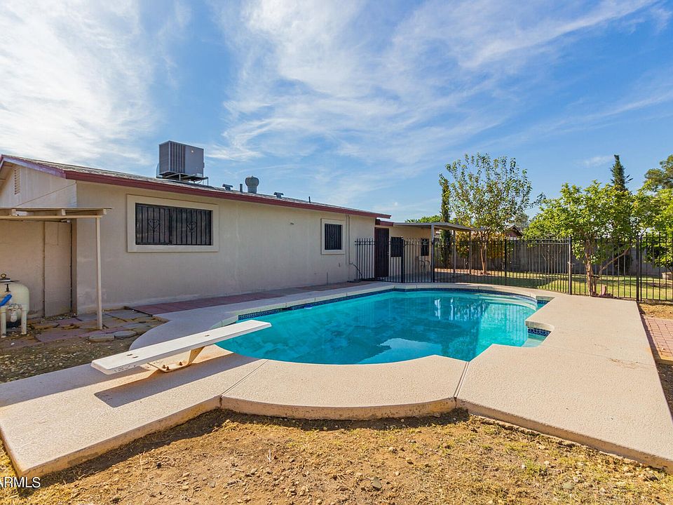1st image of 6902 W Wilshire Dr